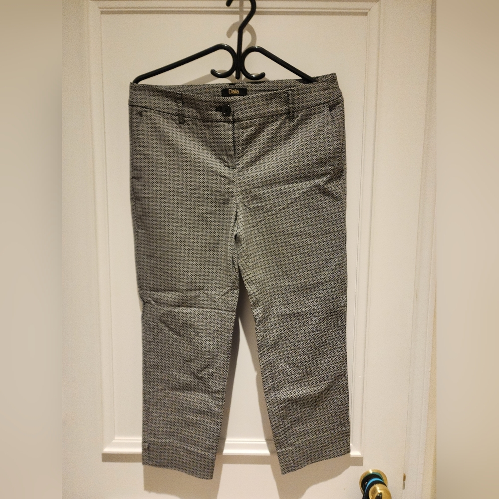 Dalia size 8 crop pants